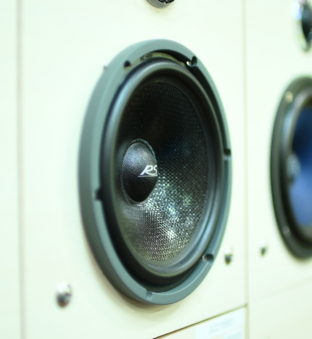 カーオーディオ