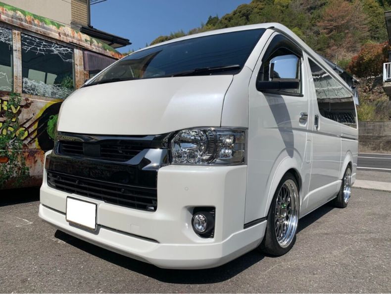 ハイエースを快適キャンパー仕様にフルカスタム