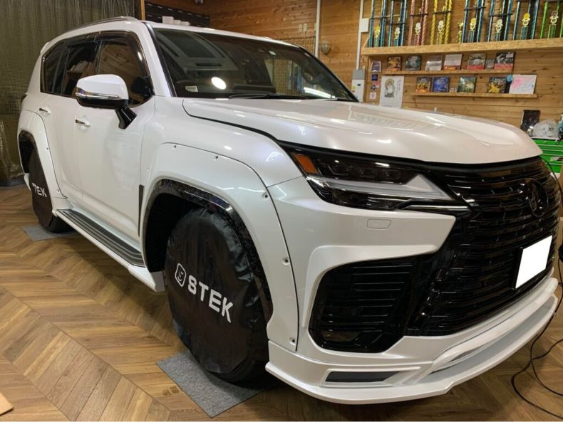 レクサスLX600にLBパフォーマンスのフルエアロでワークススタイル