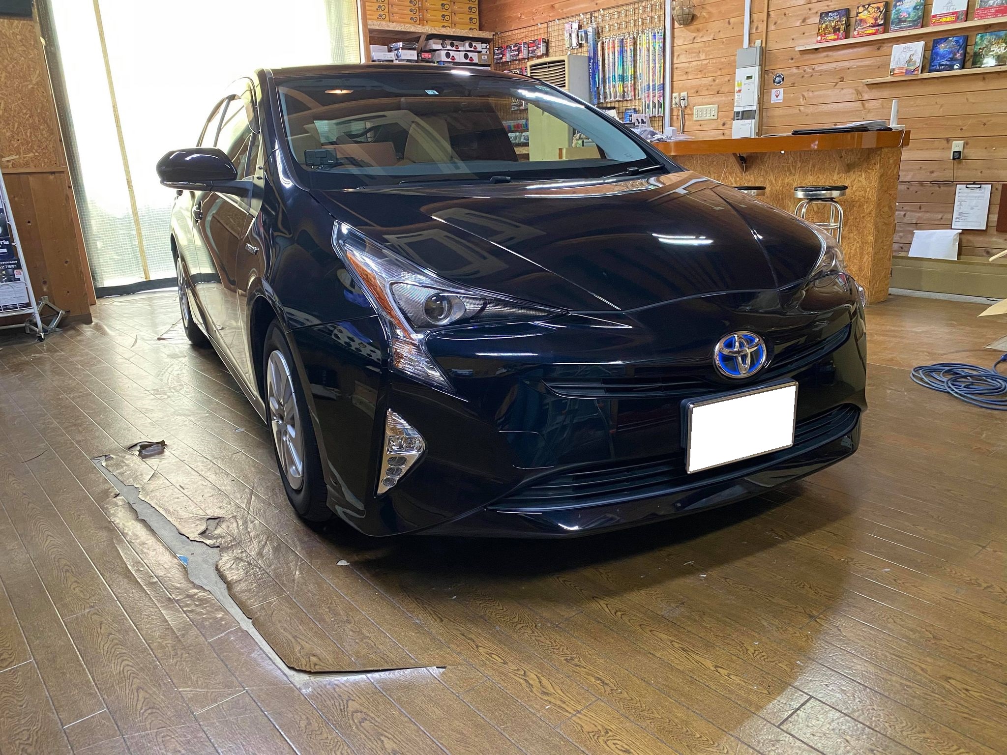 プリウスへシートカバー取付