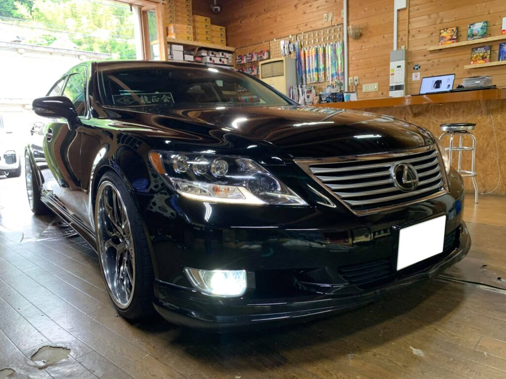 Lexus Ls460にエアロパーツ 足回り ブレーキカスタム決行 高知のカーオーディオ セキュリティ カスタム専門店 エムアイティガレージ