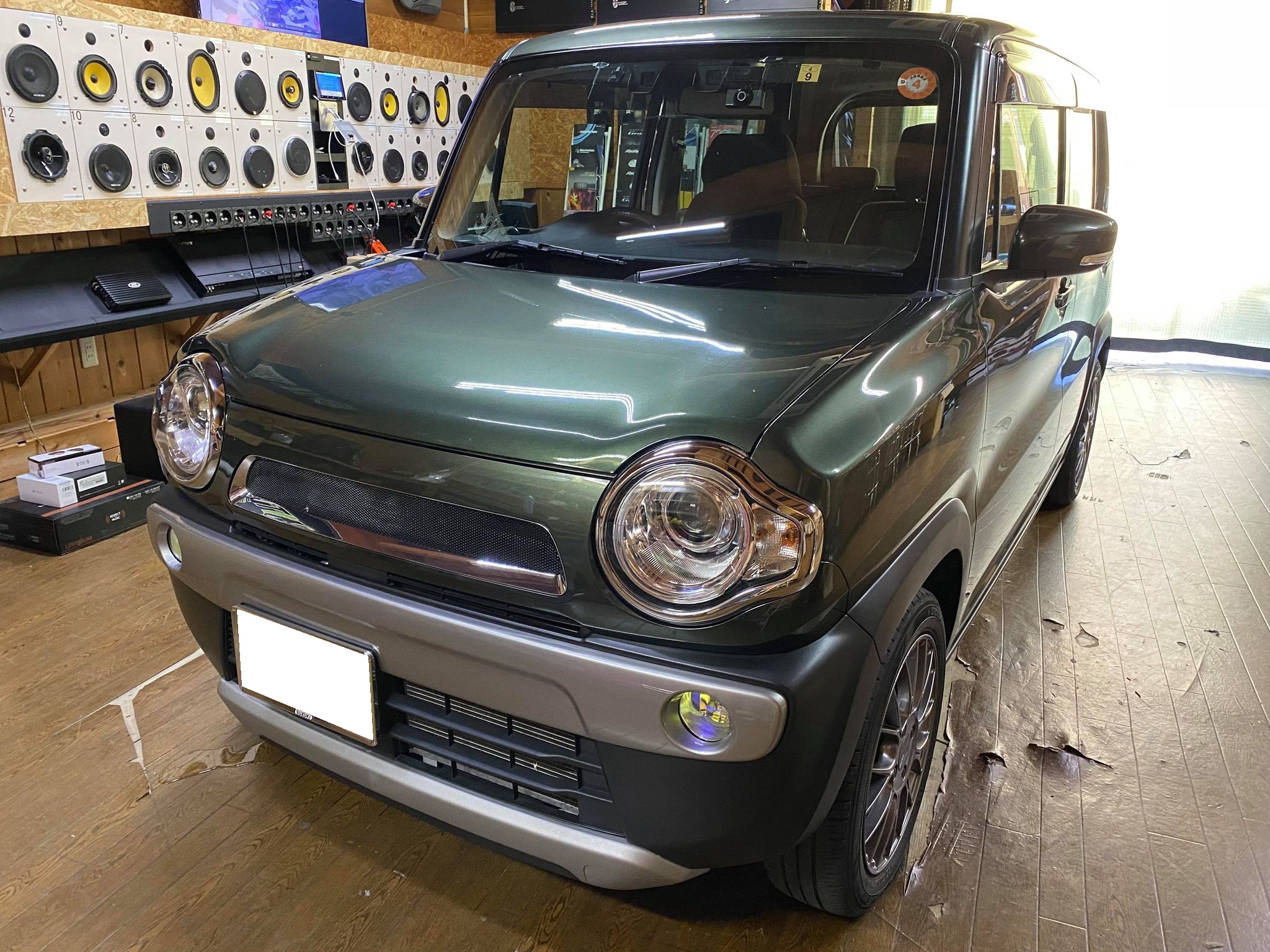 地道な作業もときには必要？フレアクロスオーバーのスピーカー交換！