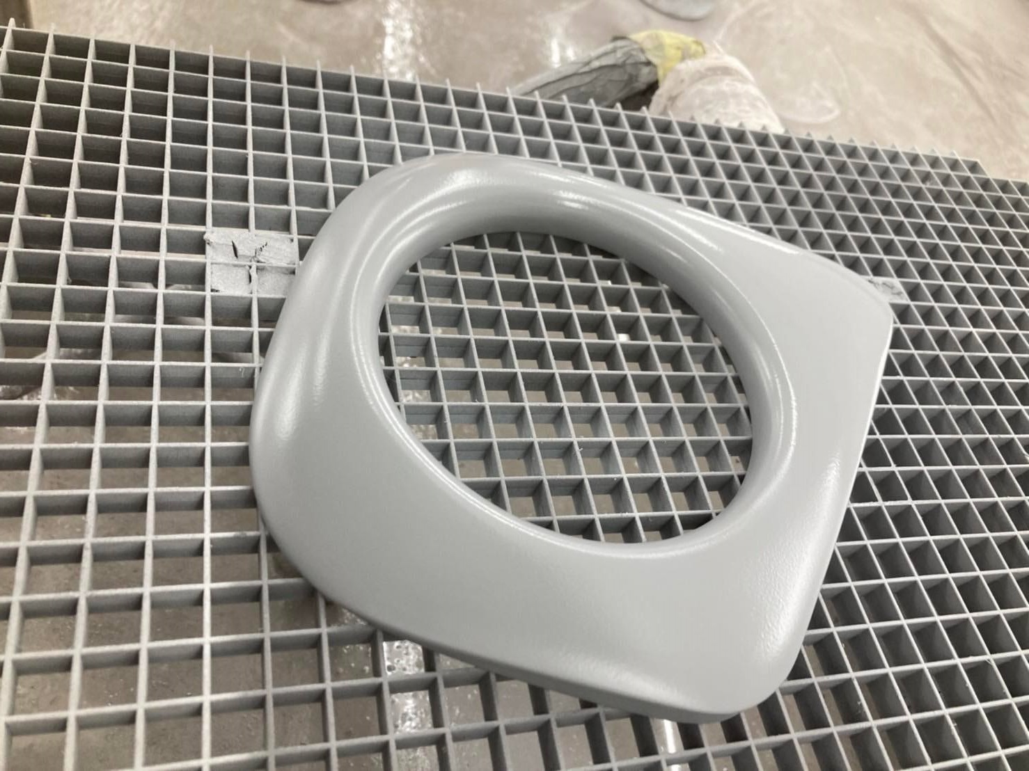 ゴンドア トルクアータ 片耳用 蝶々ピアス アクセサリー