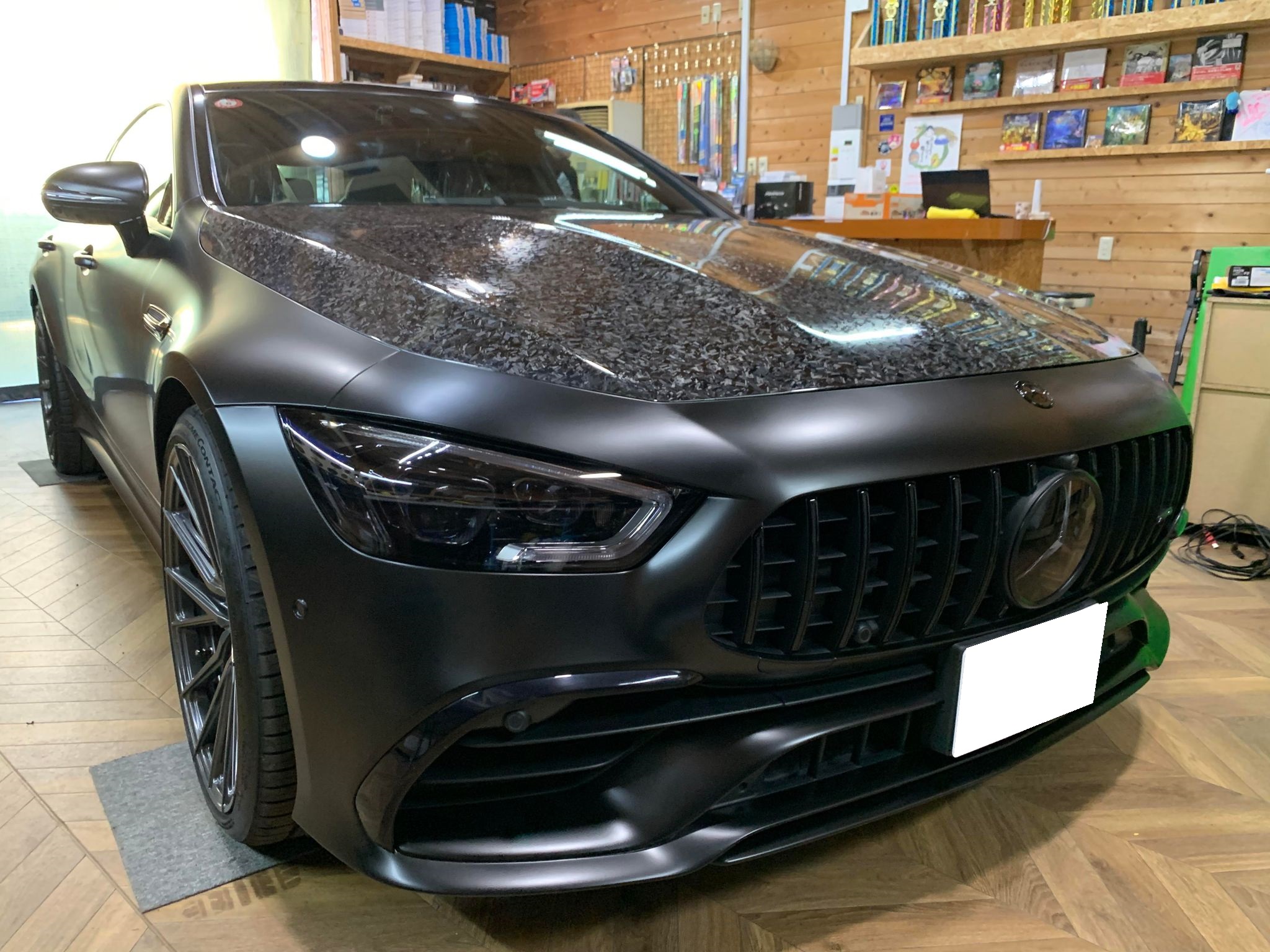 漆黒のモンスターへと変貌‼AMG GT43フルラッピング施工！