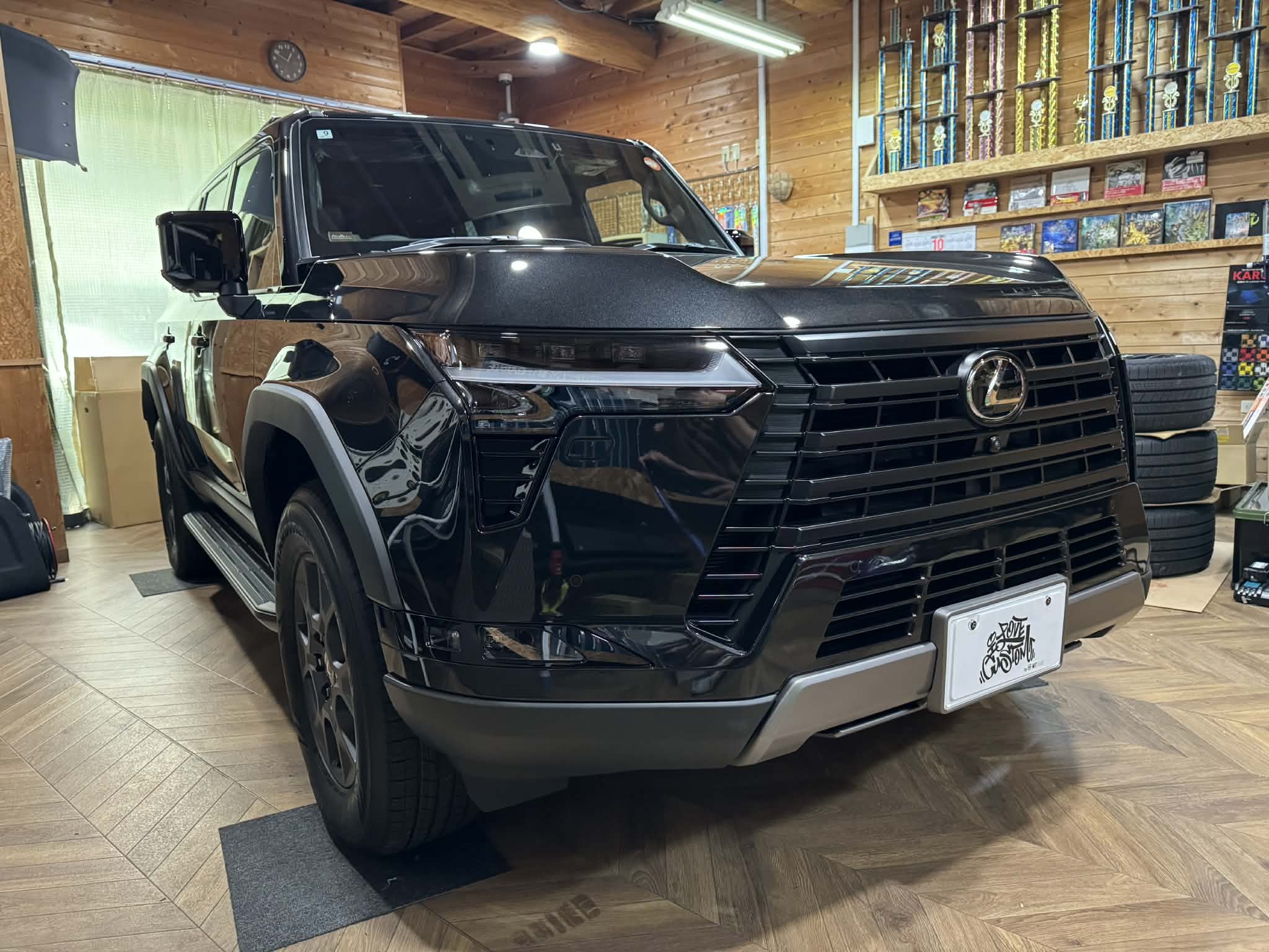 遊び倒すプレミアムSUV？それとも？レクサスGX550にアルミホイール装着+カーセキュリティパンテーラ＋デジタルイモビライザーイグラ+キーレスブロック取付！