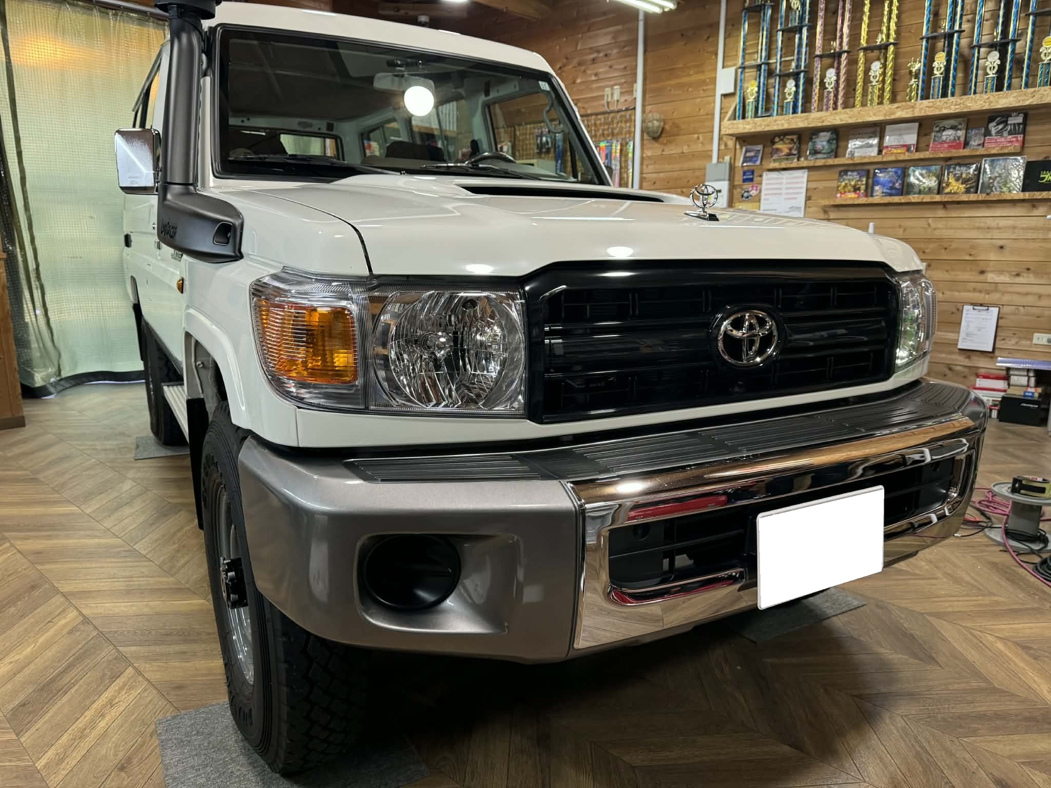 愛媛県からご来店‼数年待った夢を死守せよ!ランクル78トゥループキャリア超希少種をカーセキュリティパンテーラで徹底ガード!