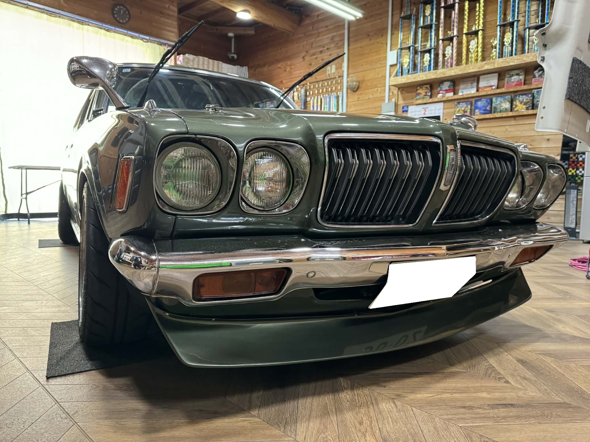 通称サメブル。1000万超えの価値を守る、最後の砦「ウインドープロテクション」‼ブルーバード（610）にフロントガラスダイノトップ施工‼