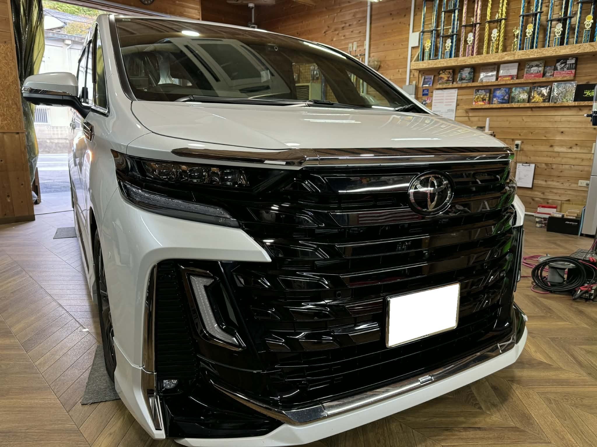 「資産」と「美観」を同時防衛。最強セキュリティ×7年保証のヘッドライトPPF施工!ヴェルファイアにカーセキュリティパンテーラとSTEKPPFヘッドライト施工‼