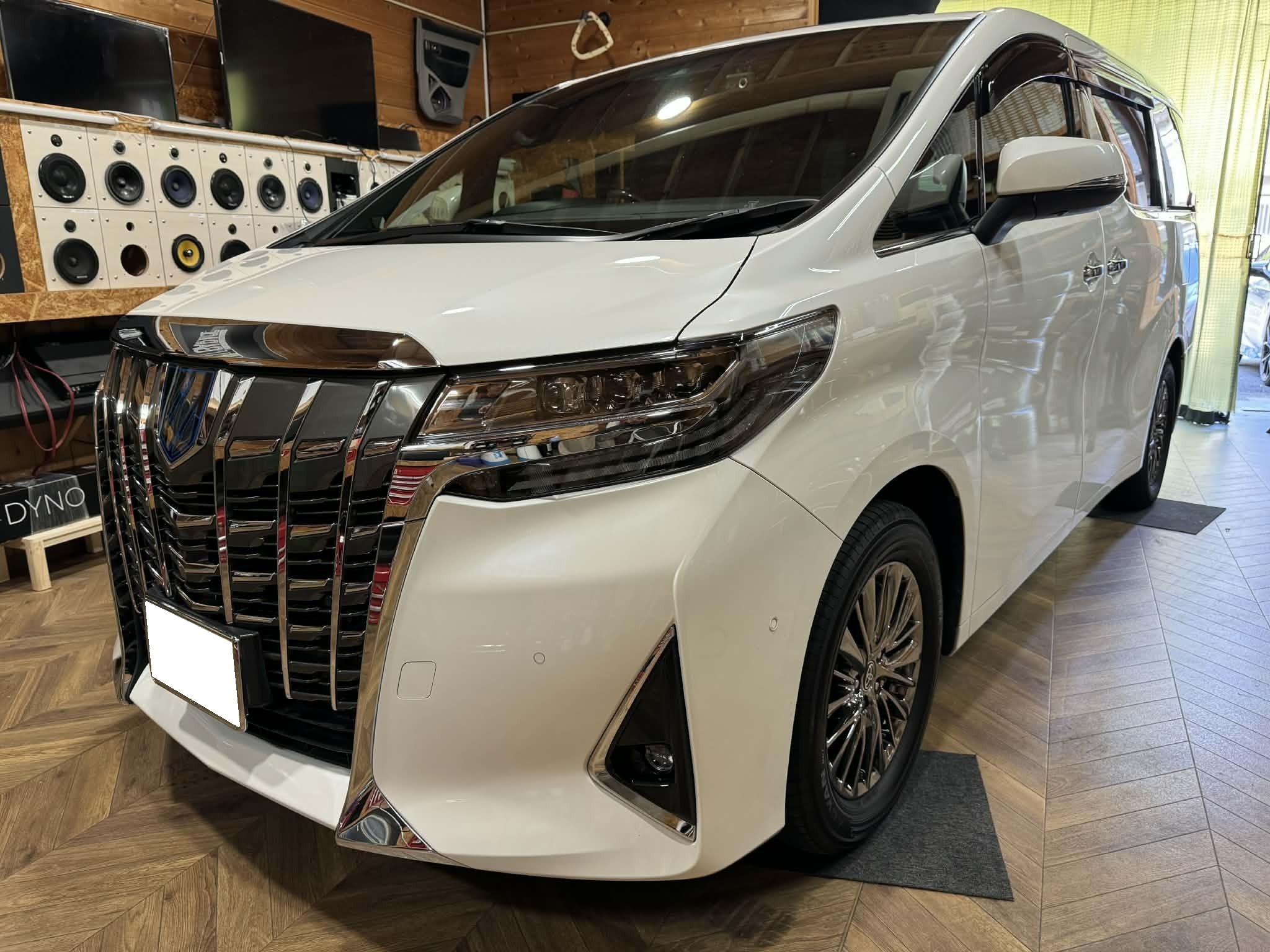 「キャンインベーダー」の標的となった名車を守り抜け。デジタル技術の結晶「イグラアラーム×キーレスブロック」で鉄壁ガード！アルファードにイグラアラームとキーレスブロックPRO+取付‼