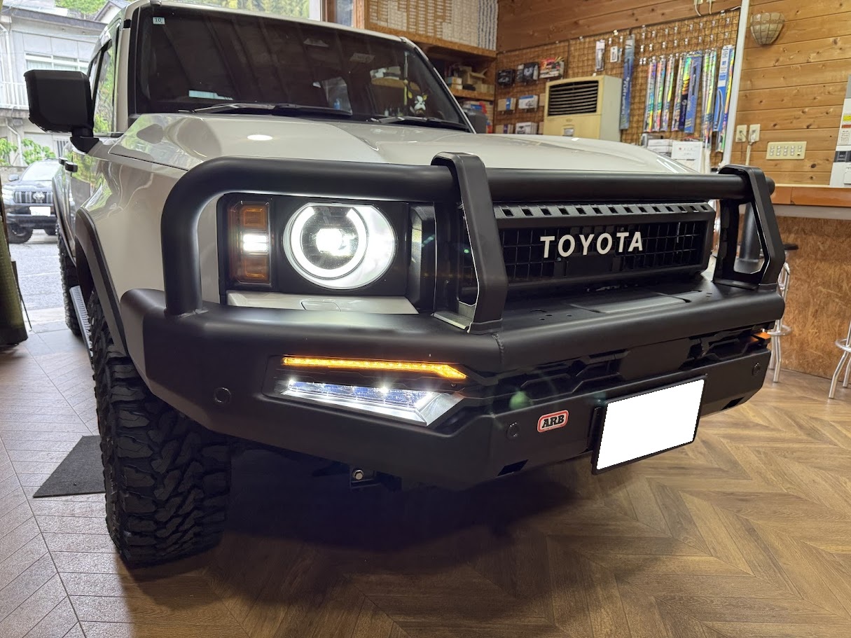 豪州の魂！重量級アイアンバンパーで真のオフロード・ビーストへ。ランドクルーザー250にARBサミットMKIIバンパー装着！