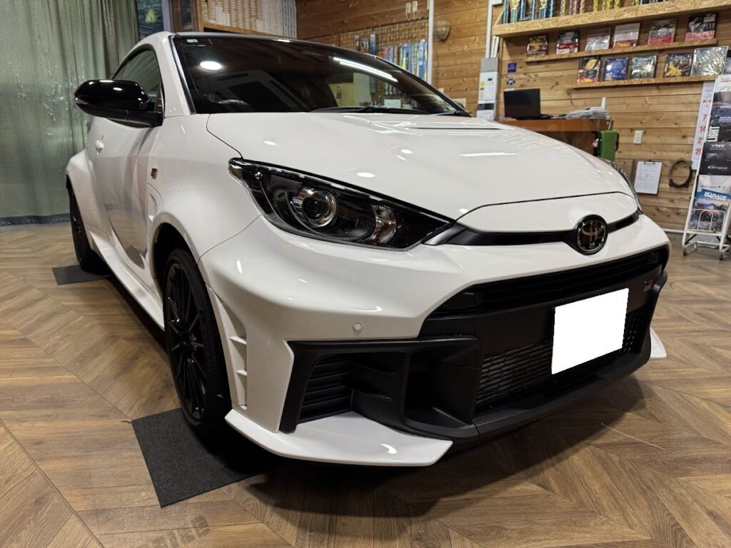 走りの聖域に9インチ大画面を！ミリ単位のステー調整とコア加工でカロッツェリア『AVIC-RQ722』を限界ビルトイン！GRヤリスにパイオニアナビとバックカメラとETC/ユピテルドライブレコーダー取付‼