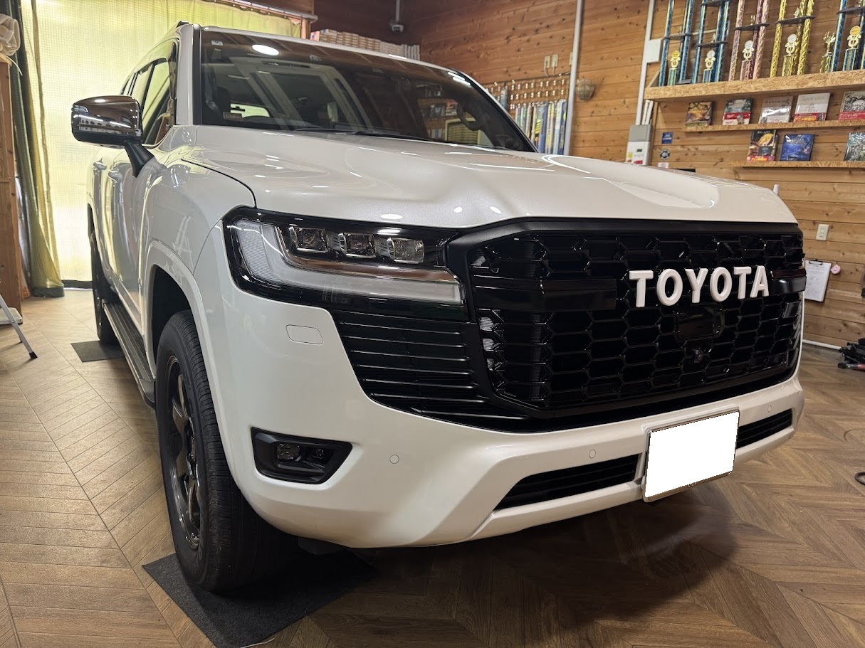 新車フルコンプリート計画始動！STEKヘッドライトPPF・RAYS鍛造ホイール・電装3種の神器を贅沢に一挙インストール！ランドクルーザー300にカーセキュリティパンテーラとゴールドホルンDSPとグラウンドゼロUシリーズ3WAYスピーカーとMAXWINデジタルインナ－ミラーとレーダー探知機、STEKヘッドライトPPF施工‼